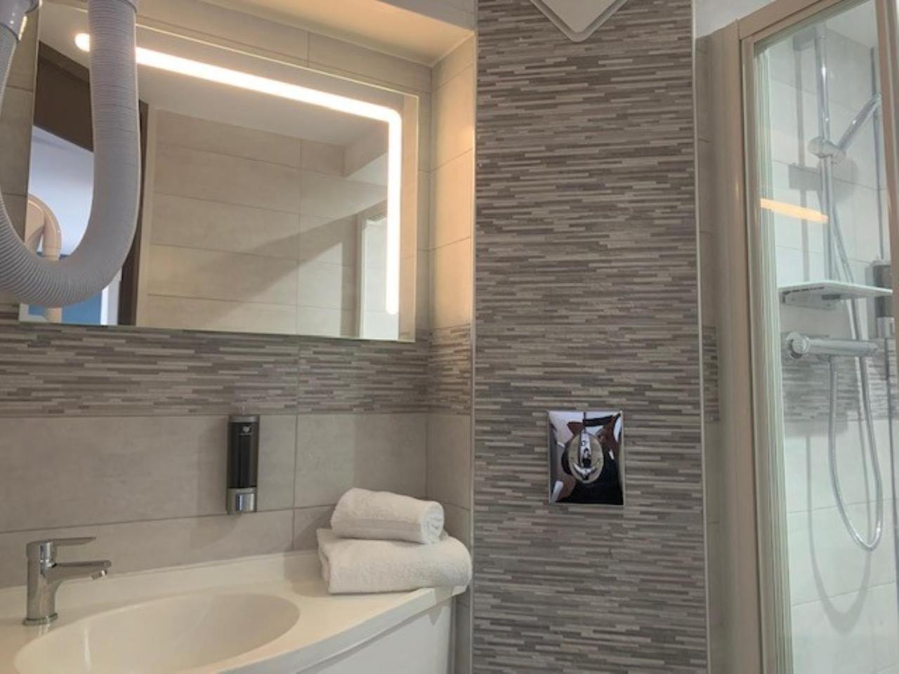 Val Hotel Montbeliard Sud Valentigney Zewnętrze zdjęcie